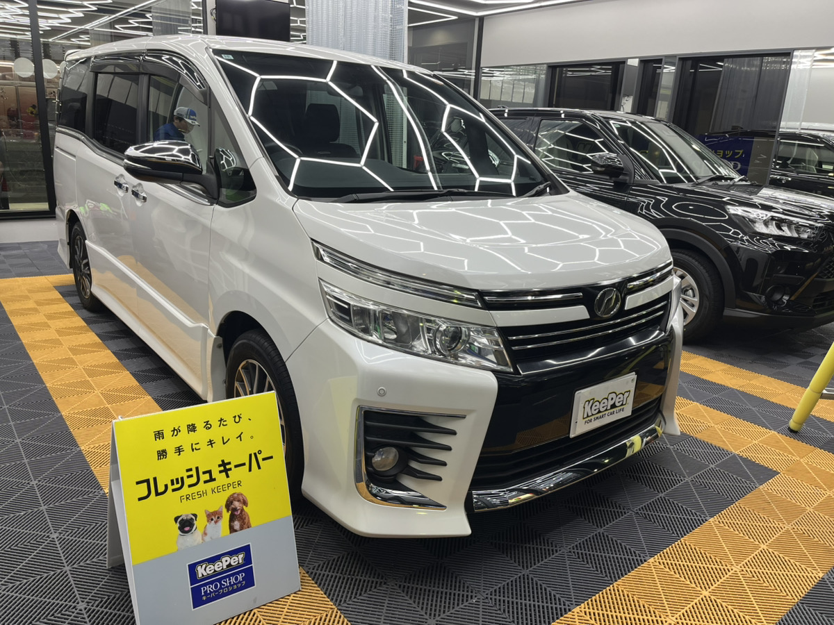 トヨタ　ヴォクシーの画像